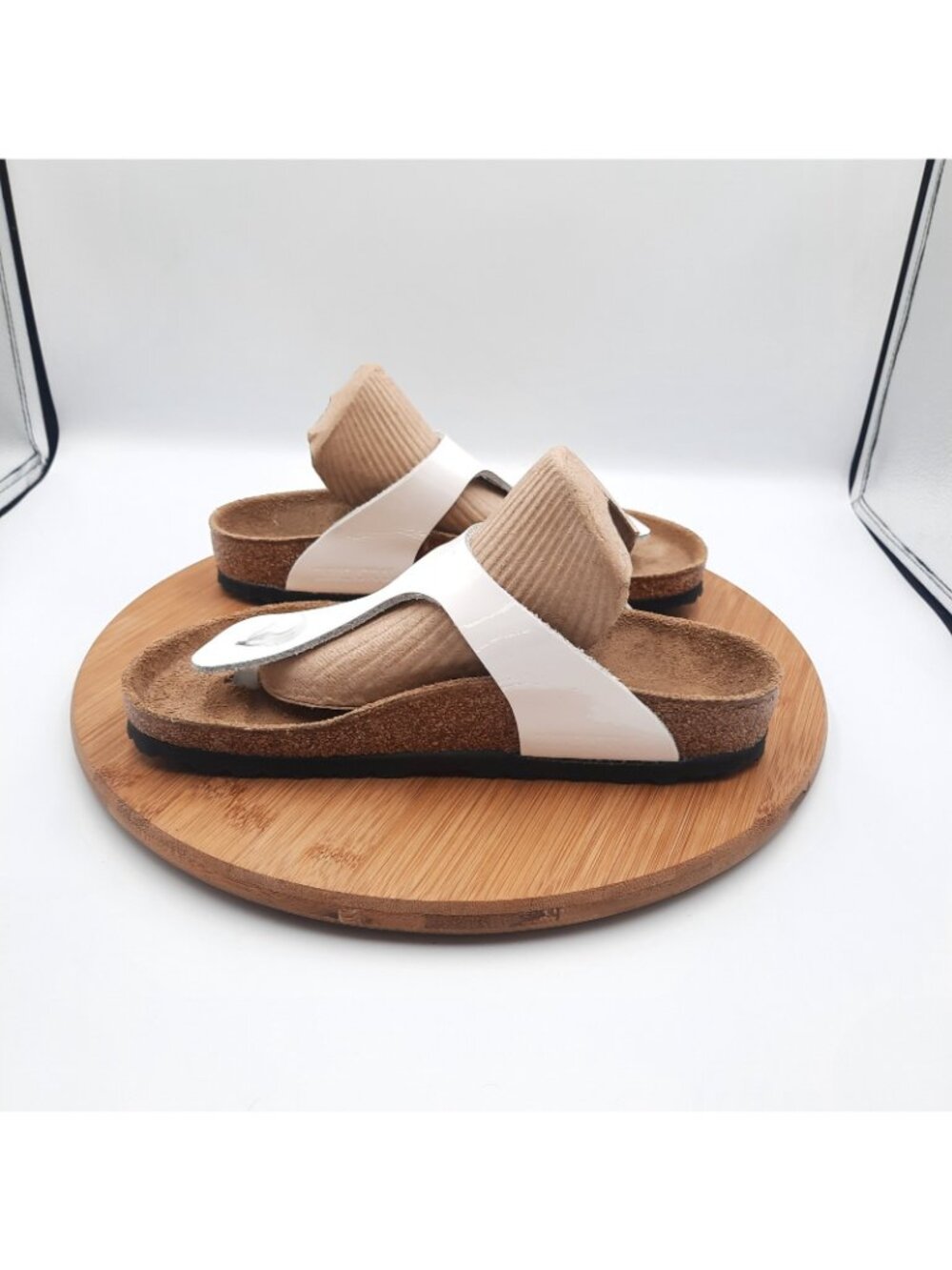 Birkenstock Gizeh Womens Size 7 Sandles White Natural Patent Leather Toe Post - Picture 6 of 10